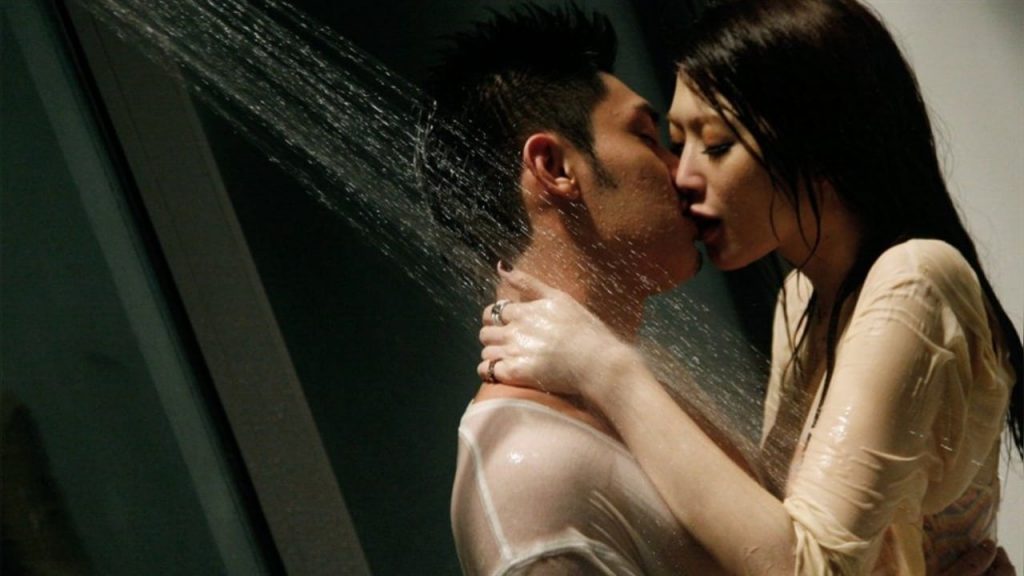 《喜爱夜蒲2》带你走进香港兰桂坊之夜 完整版剧情及影评-73极品番号网