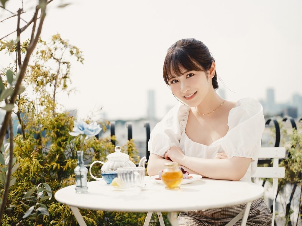 小野六花美好茶光:品鉴蝴蝶花茶,色彩变幻梦幻多姿的时光-73极品番号网